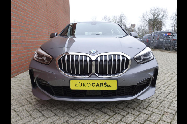 BMW 1-serie 118i Climate control | Stoel verwarming | LED | Sfeer verlichting | Adaptive cruise control | Lichtmetalen velgen | Apple carplay/ Andriod auto | Parkeersensoren