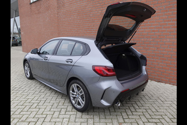 BMW 1-serie 118i Climate control | Stoel verwarming | LED | Sfeer verlichting | Adaptive cruise control | Lichtmetalen velgen | Apple carplay/ Andriod auto | Parkeersensoren