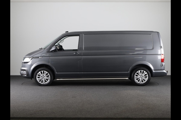 Volkswagen Transporter 2.0 TDI L2H1 28 Bulli Volkswagen Transporter 2.0 TDI L2H3 28 Bulli 150 pk Automaat (DSG) | Navigatie | Trekhaak | Parkeersensoren | Achteruitrijcamera | Adaptieve cruise control | Bestuurdersstoel verwarmd |