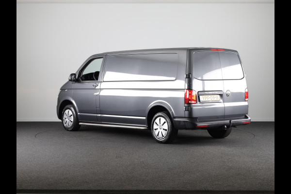 Volkswagen Transporter 2.0 TDI L2H1 28 Economy Business 110 pk | Navigatie via App | Trekhaak | Parkeersensoren achter | Achteruitrijcamera | Cruise control |