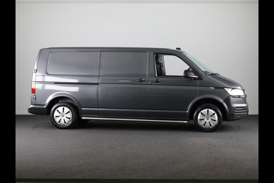 Volkswagen Transporter 2.0 TDI L2H1 28 Economy Business 110 pk | Navigatie via App | Trekhaak | Parkeersensoren achter | Achteruitrijcamera | Cruise control |