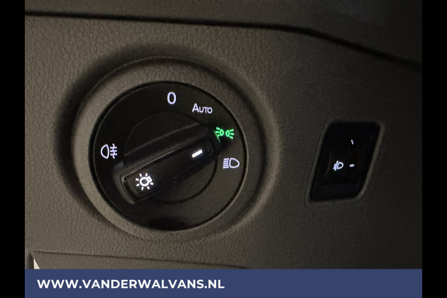 Volkswagen Crafter 2.0 TDI 141pk **BPM VRIJ voor de Ondernemer** L3H3 L2H2 Euro6 Airco | Camera | Cruisecontrol Apple Carplay, Android Auto, Chauffeursstoel, Parkeersensoren, Bijrijdersbank, 3000kg Trekvermogen