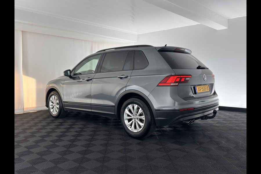 Volkswagen Tiguan 2.0 TDI Comfortline Aut. *PANO | LED-LIGHTS | ADAPTIVE-CRUISE | COMFORT-SEATS | PARKPILOT | ECC | AMBIENT-LIGHT | HEATED-SEATS | PDC | 17''ALU*