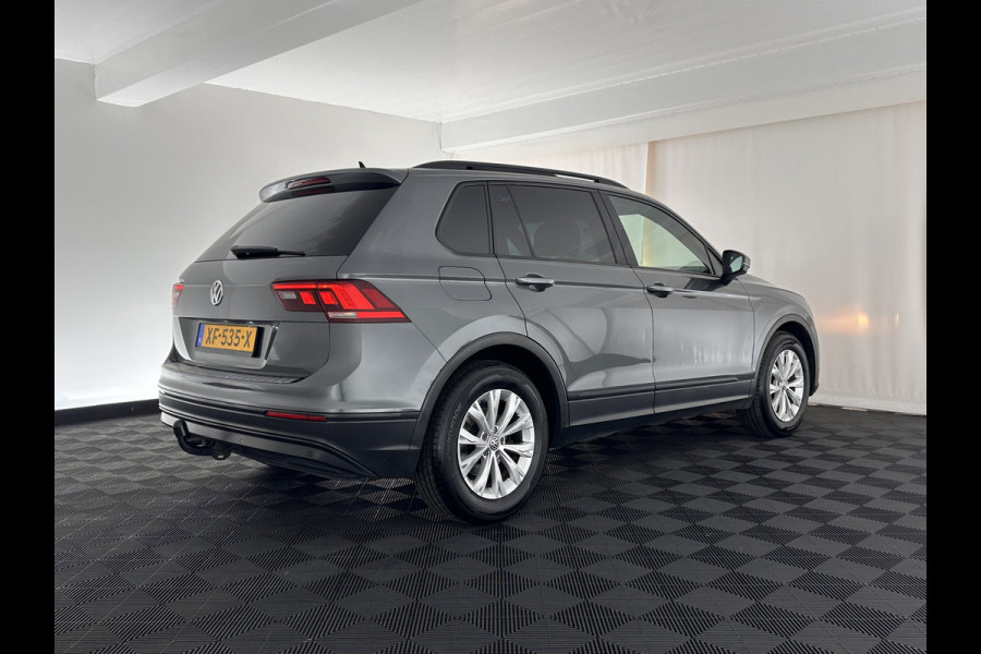 Volkswagen Tiguan 2.0 TDI Comfortline Aut. *PANO | LED-LIGHTS | ADAPTIVE-CRUISE | COMFORT-SEATS | PARKPILOT | ECC | AMBIENT-LIGHT | HEATED-SEATS | PDC | 17''ALU*