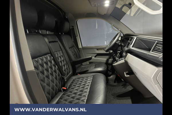 Volkswagen Transporter 2.0 TDI L2H1 Euro6 Airco | Navigatie | Lederen bekleding | Trekhaak Apple Carplay, Cruisecontrol, Parkeersensoren, Bijrijdersbank