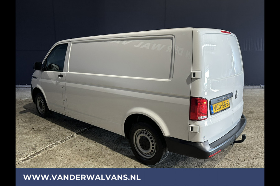 Volkswagen Transporter 2.0 TDI L2H1 Euro6 Airco | Navigatie | Lederen bekleding | Trekhaak Apple Carplay, Cruisecontrol, Parkeersensoren, Bijrijdersbank