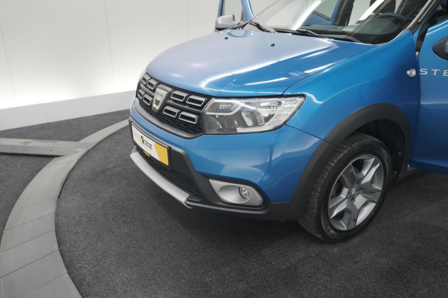 Dacia Sandero 0.9 TCe Bi-Fuel SL Stepway | Schuif-/Kanteldak | Navigatie | Parkeersensoren