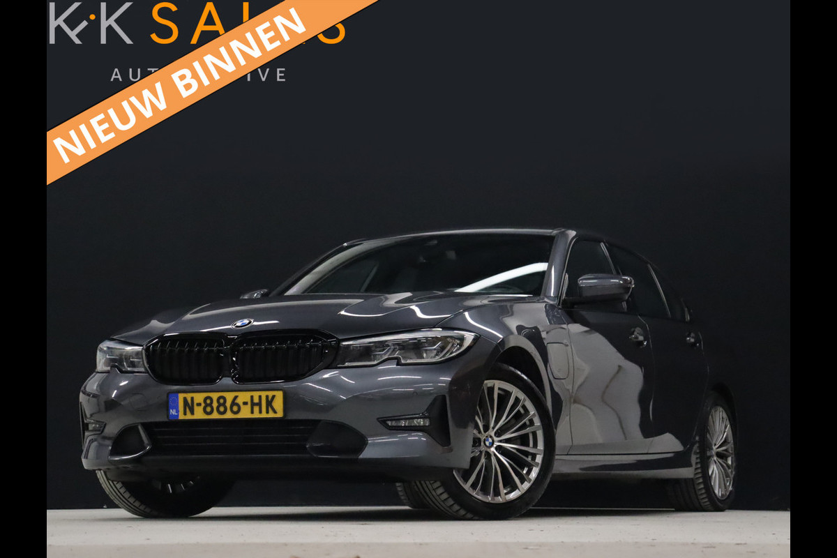 BMW 3-serie 320e M Sport [APPLE CARPLAY, CRUISE CONTROL, TREKHAAK, CAMERA, PDC V+A, DIGITAL DASH, VOL LEDER, NAVIGATIE, NIEUWSTAAT]