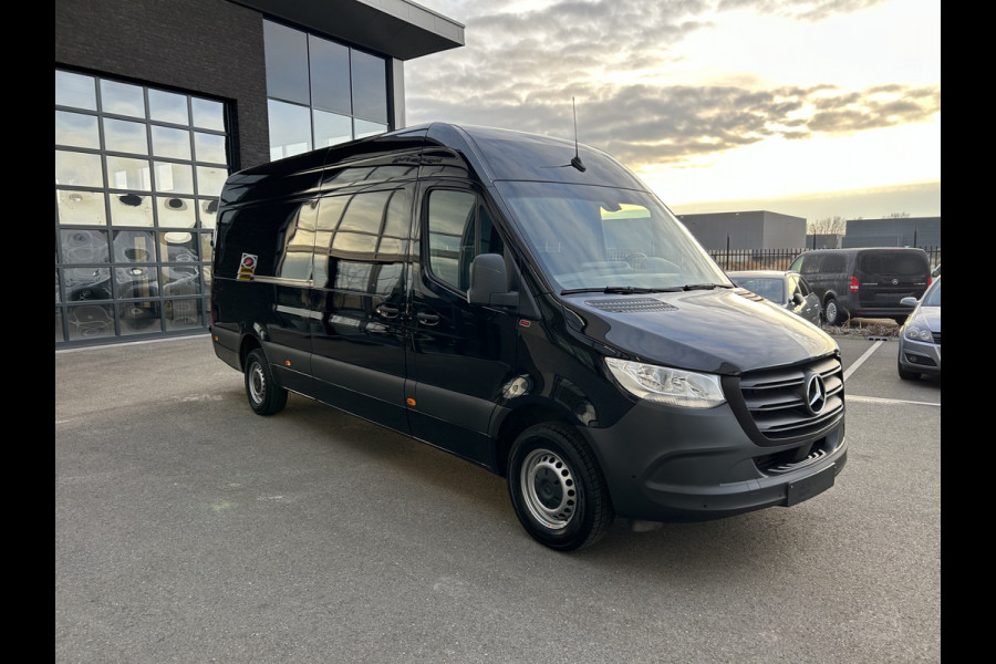 Mercedes-Benz Sprinter 317 CDI L3 H2 MBUX / Camera / Parkeersensoren / Carplay navigatie / Airco / Cruise control / 270 Graden achterdeuren