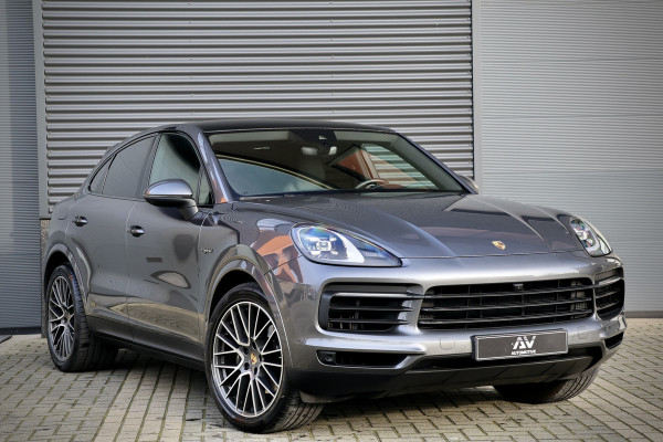 Porsche Cayenne Coupé 3.0 E-Hybrid 462PK | Panoramadak | 360 Camera | Luchtvering | 100% Dealeronderhouden | Sport-Chrono | 21 inch velgen | Sportuitlaat | Blind Spot | Nieuwe APK | Onderhoudsbeurt