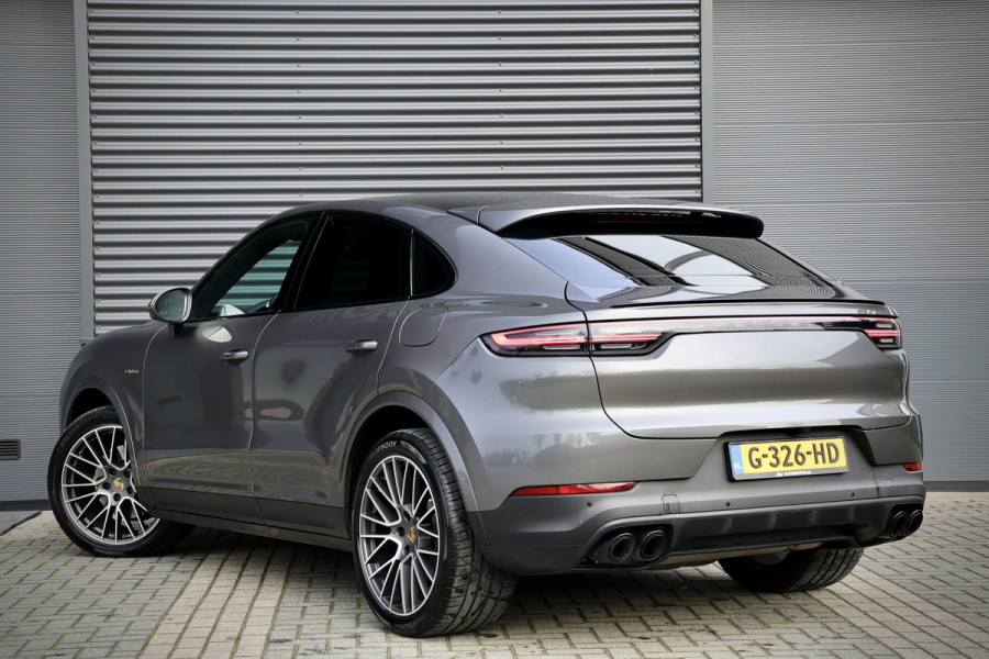 Porsche Cayenne Coupé 3.0 E-Hybrid 462PK | Panoramadak | 360 Camera | Luchtvering | 100% Dealeronderhouden | Sport-Chrono | 21 inch velgen | Sportuitlaat | Blind Spot | Nieuwe APK | Onderhoudsbeurt