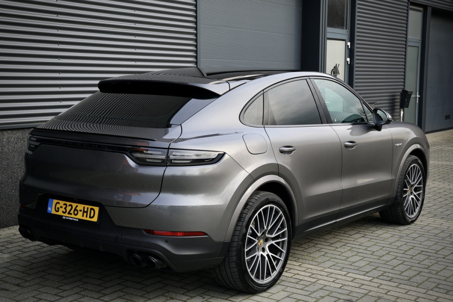 Porsche Cayenne Coupé 3.0 E-Hybrid 462PK | Panoramadak | 360 Camera | Luchtvering | 100% Dealeronderhouden | Sport-Chrono | 21 inch velgen | Sportuitlaat | Blind Spot | Nieuwe APK | Onderhoudsbeurt