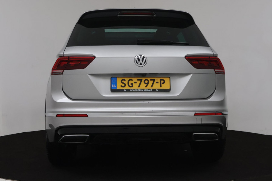 Volkswagen Tiguan 1.4 TSI ACT Comfortline Business R Automaat (VIRTUAL, NAVIGATIE, PANODAK, CAMERA, NL-AUTO, GOED ONDERHOUDEN)