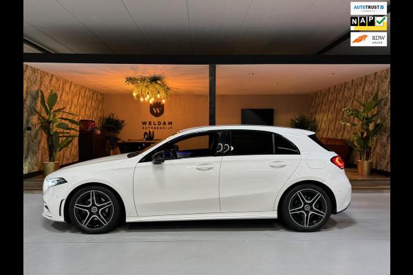 Mercedes-Benz A-Klasse 180 Business Solution AMG Garantie Night Pakket Xenon Ambient Light Leder Rijklaar