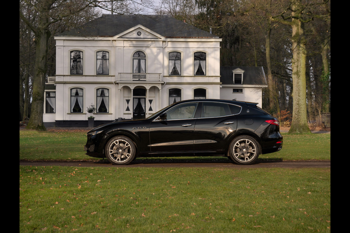 Maserati Levante 3.0 V6 D AWD GranLusso | Luchtvering | Adapt. cruise | CarPlay | Driver Assistance Pack