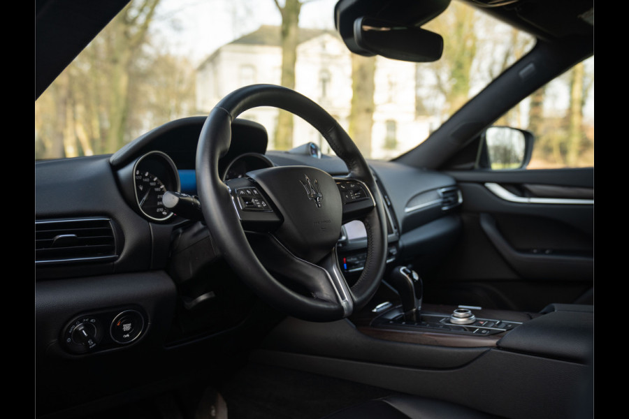 Maserati Levante 3.0 V6 D AWD GranLusso | Luchtvering | Adapt. cruise | CarPlay | Driver Assistance Pack