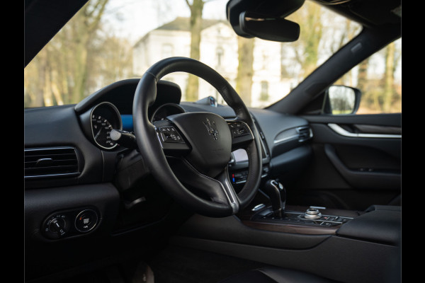 Maserati Levante 3.0 V6 D AWD GranLusso | Luchtvering | Adapt. cruise | CarPlay | Driver Assistance Pack