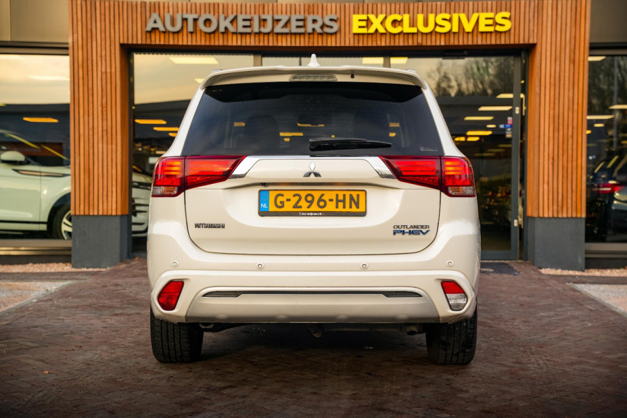 Mitsubishi Outlander 2.4 PHEV Intense Camera Leer Stoelverw.