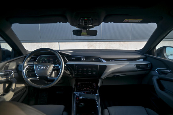 Audi e-tron 55 Quattro *Bang & Olufsen / Soft-Close / Surround-View / Panorama / Head-up Display / Standkachel*