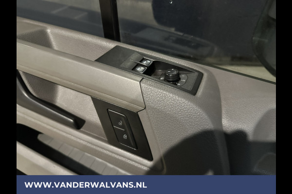 Volkswagen Crafter 2.0 TDI 141pk L3H2 L2H1 Euro6 Airco | Camera | Apple Carplay | Android Auto Parkeersensoren, Bijrijdersbank