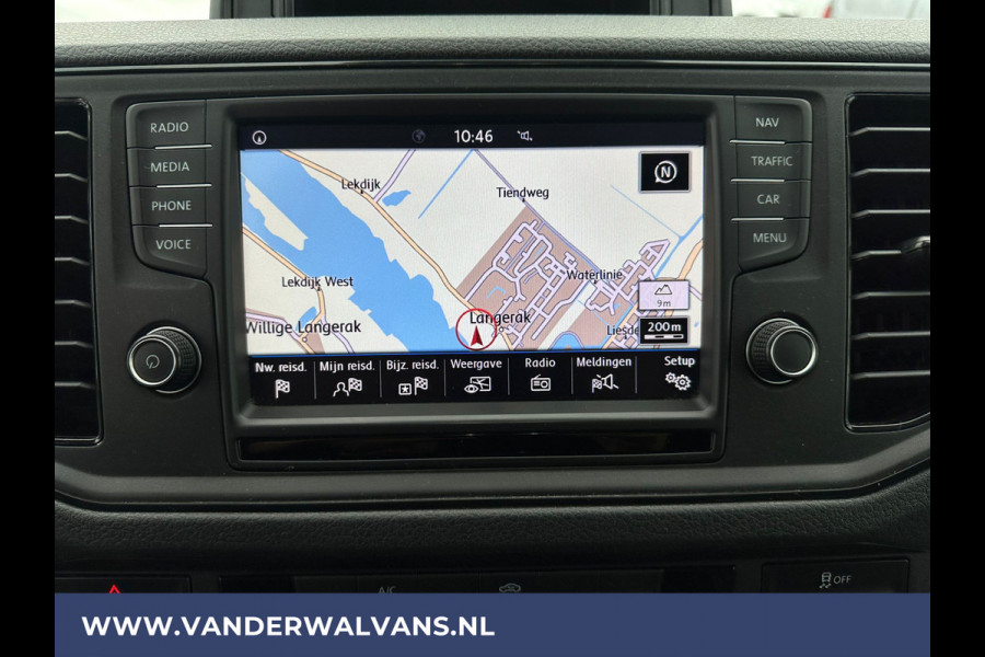 Volkswagen Crafter 2.0 TDI 141pk L3H2 L2H1 Euro6 Airco | Camera | Navigatie | 3000kg trekhaak Apple Carplay, Android Auto, Parkeersensoren, Bijrijdersbank