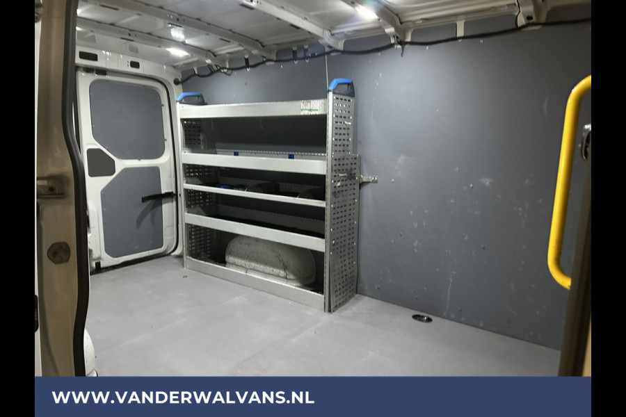 Volkswagen Crafter 2.0 TDI 141pk L3H2 L2H1 Euro6 Airco | Camera | Navigatie | 3000kg trekhaak Apple Carplay, Android Auto, Parkeersensoren, Bijrijdersbank