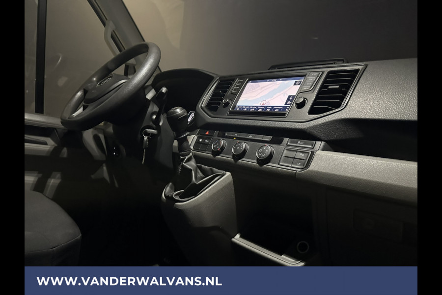 Volkswagen Crafter 2.0 TDI 141pk L3H2 L2H1 Euro6 Airco | Camera | Navigatie | 3000kg trekhaak Apple Carplay, Android Auto, Parkeersensoren, Bijrijdersbank