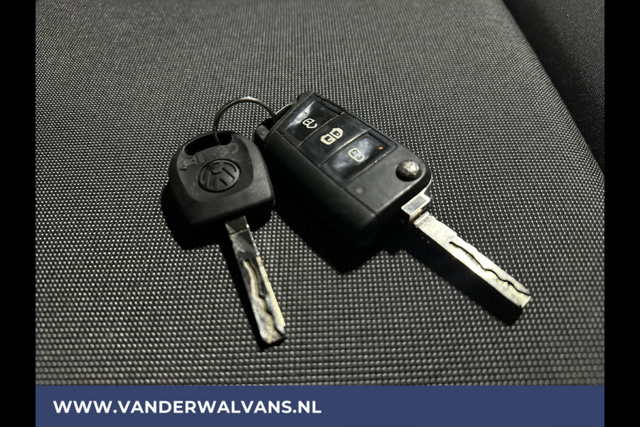 Volkswagen Crafter 2.0 TDI 141pk L3H2 L2H1 Euro6 Airco | Camera | Navigatie | 3000kg trekhaak Apple Carplay, Android Auto, Parkeersensoren, Bijrijdersbank