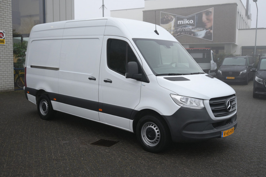 Mercedes-Benz Sprinter 317 CDI L2H2 RWD MBUX met camera, Stoelverwarming