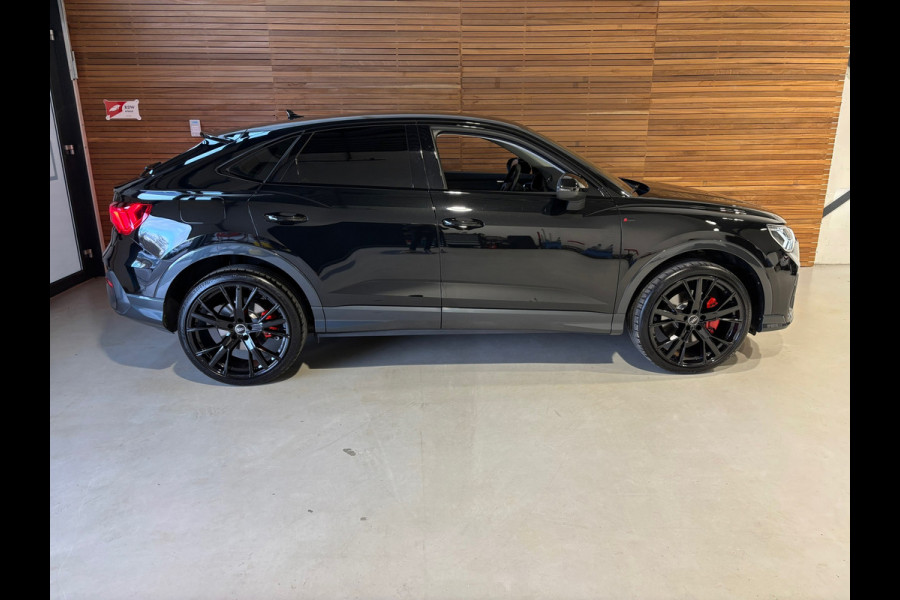 Audi Q3 Sportback 45 TFSI e S Line Black Edition | BTW | Matrix Led | Virtual | 21inch | Dealer onderhouden | 2 Jaar Garantie |