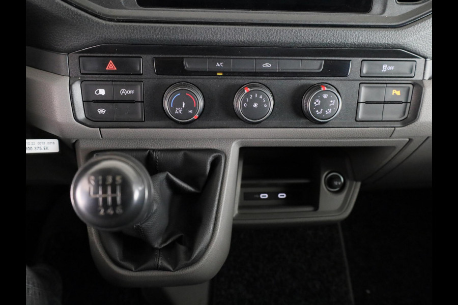 Volkswagen Crafter 35 2.0 TDI L3H3 Highline EURO6 140PK TREKHAAK | NAVI | CAMERA | ALARM