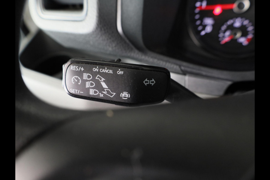 Volkswagen Crafter 35 2.0 TDI L3H3 Highline EURO6 140PK TREKHAAK | NAVI | CAMERA | ALARM