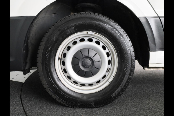 Volkswagen Crafter 35 2.0 TDI L3H3 Highline EURO6 140PK TREKHAAK | NAVI | CAMERA | ALARM