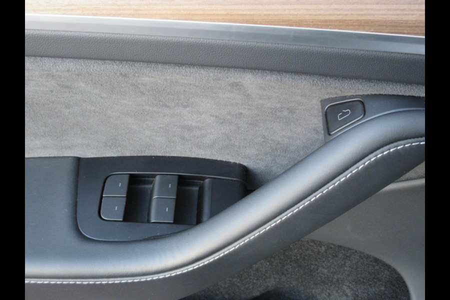 Tesla Model Y Long Range AWD 75 kWh Inclusief BTW