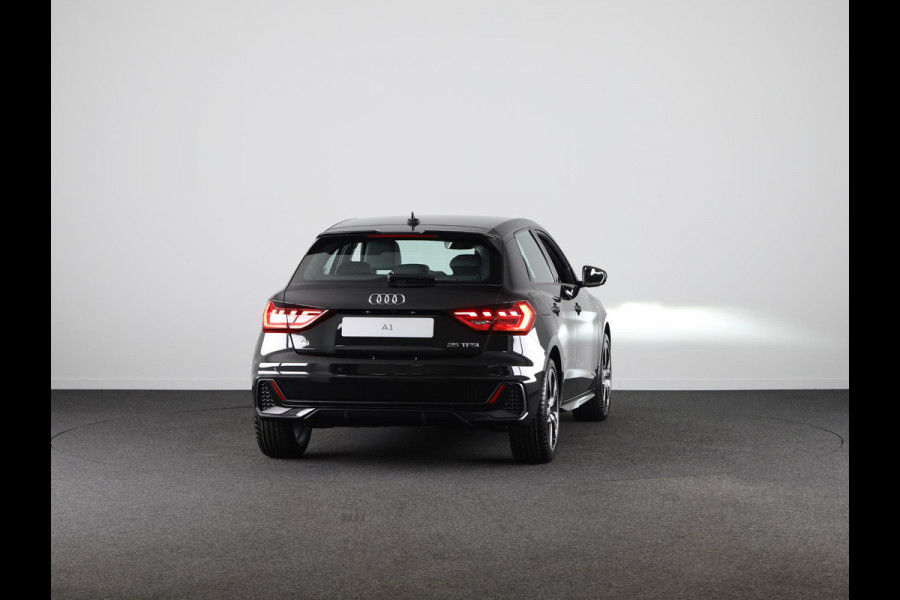 Audi A1 S Edition 25 TFSI 70 kW / 95 pk Sportback 7 versn. MMI navigatie Plus, Optiekpakket zwart Plus, Achteruitrijcamera, Stoelverwarming voorin