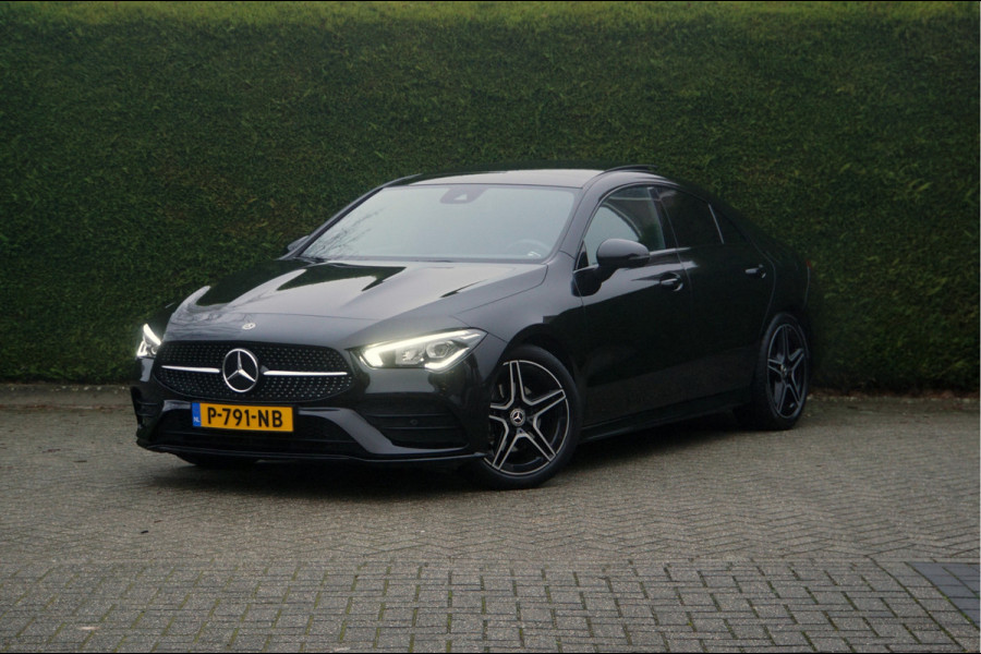 Mercedes-Benz CLA-Klasse CLA 180 AMG line Night | Panorama Sfeer Trekhaak Carplay