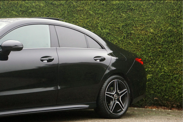 Mercedes-Benz CLA-Klasse CLA 180 AMG line Night | Panorama Sfeer Trekhaak Carplay