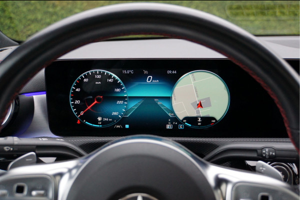 Mercedes-Benz CLA-Klasse CLA 180 AMG line Night | Panorama Sfeer Trekhaak Carplay