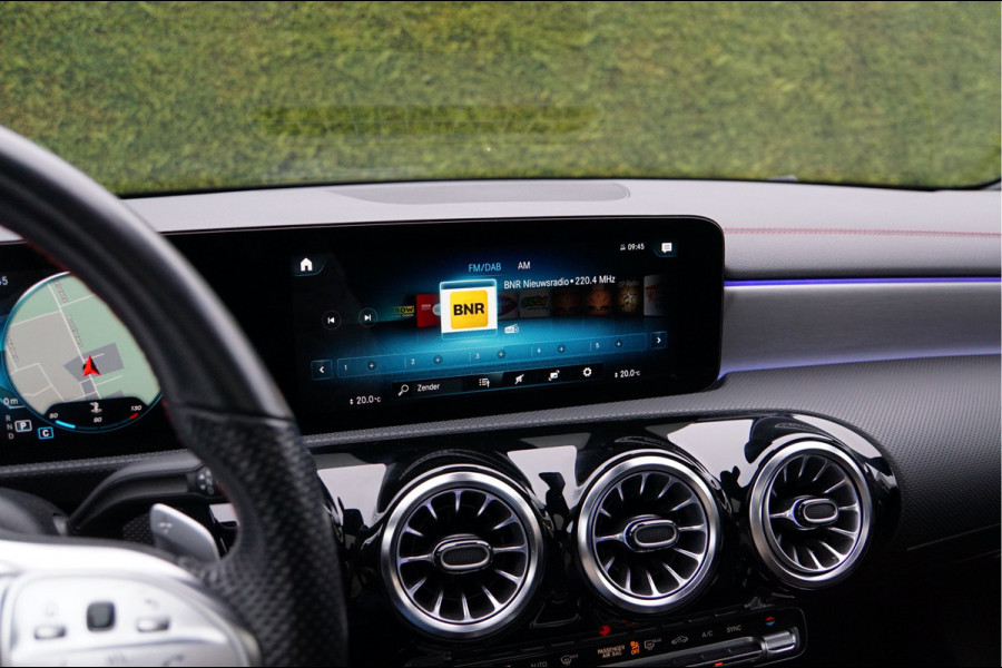 Mercedes-Benz CLA-Klasse CLA 180 AMG line Night | Panorama Sfeer Trekhaak Carplay