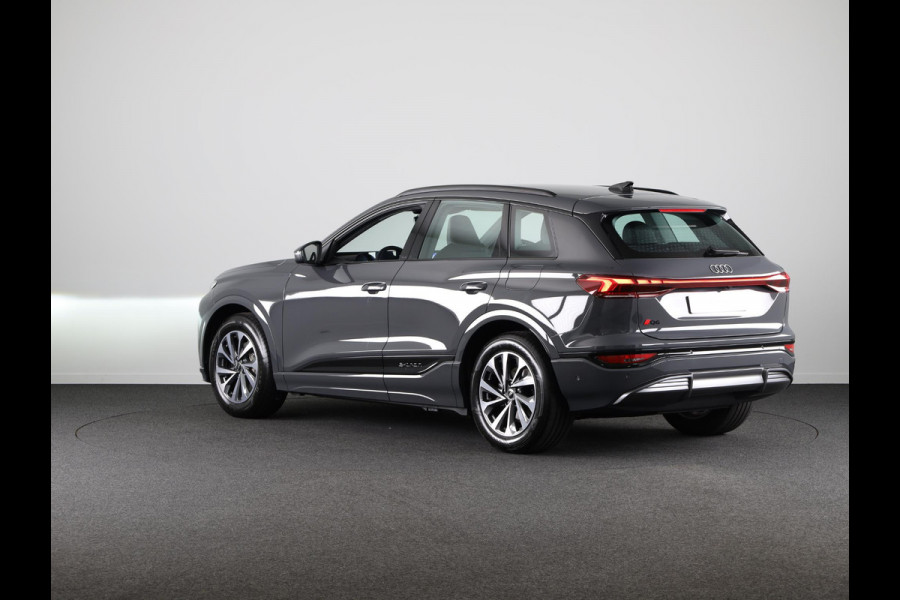 Audi Q6 Advanced edition e-tron perf 225kW/306pk 100Kwh Ha Tech Plus pakket, sportstoelen met leder, omgevingscamera's, adaptive cruisecontrol, verwarmbare voor en achterstoelen