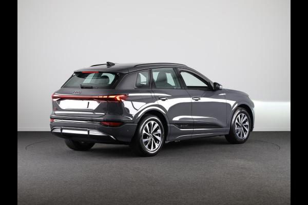 Audi Q6 Advanced edition e-tron perf 225kW/306pk 100Kwh Ha Tech Plus pakket, sportstoelen met leder, omgevingscamera's, adaptive cruisecontrol, verwarmbare voor en achterstoelen