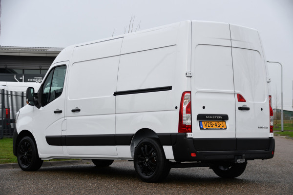 Renault Master T35 2.3 dCi 135 L2H2 Energy Black & White Edition Camera, Cruise, Carplay, Mutlimedia, 135 PK, NAVI, PDC