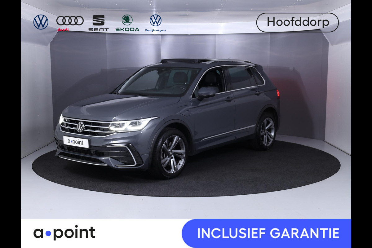 Volkswagen Tiguan 1.4 TSI eHybrid R-Line Business+ 245 PK PHEV | Panorama dak | Trekhaak | Parkeercamera |