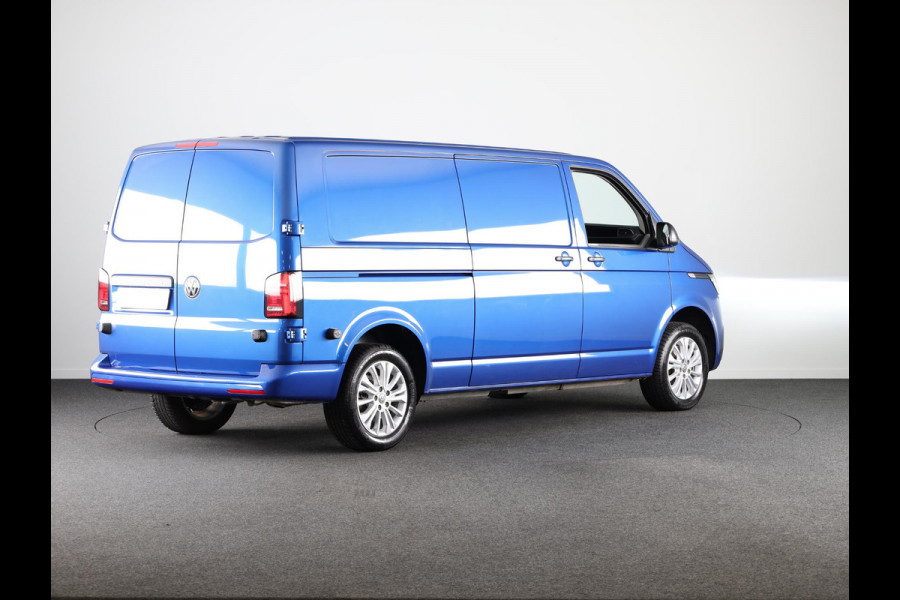 Volkswagen Transporter 2.0 TDI L2H1 30 Highline 204 pk Automaat (DSG) | Navigatie | Adaptieve cruise control | LED koplampen | Stoelverwarming |