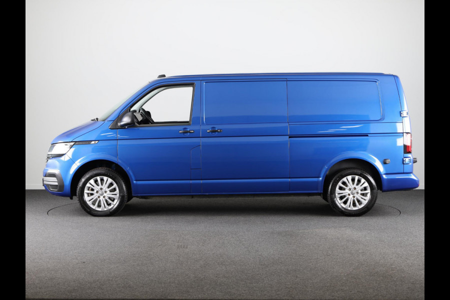 Volkswagen Transporter 2.0 TDI L2H1 30 Highline 204 pk Automaat (DSG) | Navigatie | Adaptieve cruise control | LED koplampen | Stoelverwarming |