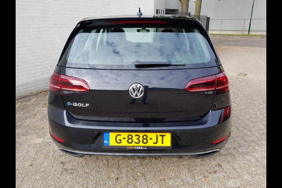 Volkswagen e-Golf e-Golf | Navigatie | Climate Control | Virtuele Cockpit | Camera | Keyless | Stoelverwarming | Parkeer Sensoren | Cruise Control Adaptive | Lichtmetalen velgen 17"