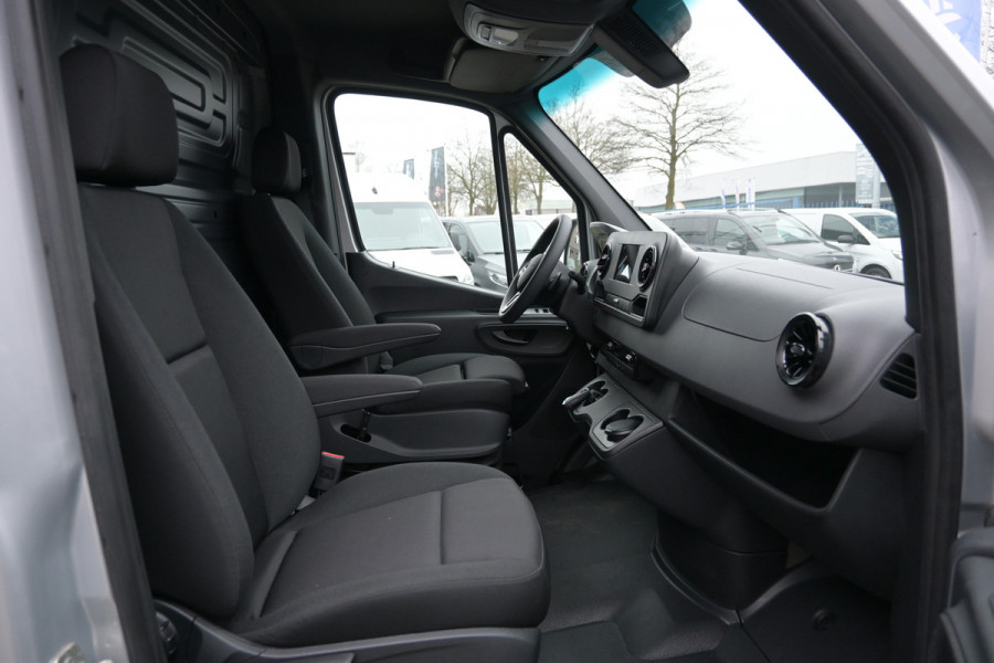 Mercedes-Benz Sprinter 317 CDI L3H2 Geveerde stoel, Climate control, MBUX met camera