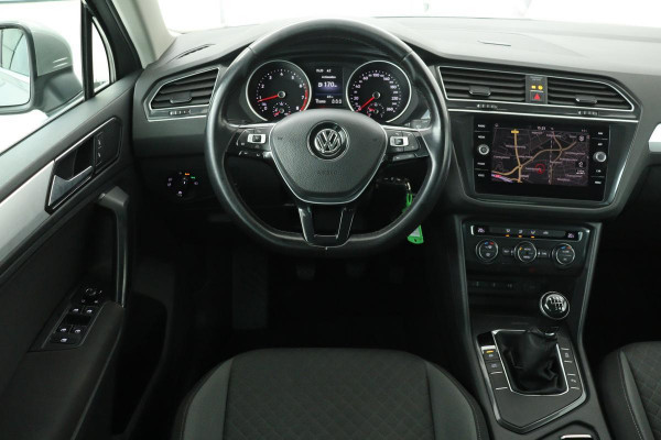 Volkswagen Tiguan 1.4 TSI Comfortline | Trekhaak | Full LED | Navigatie | Adaptive cruise | Carplay | PDC | Climate control