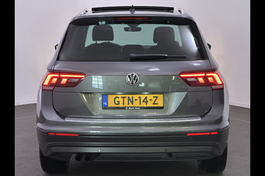 Volkswagen Tiguan 1.4 TSI ACT Business R Automaat | Panodak | Adaptive Cruise | Navigatie | L.M. 18" | Climate Control | Cruise Control | Stoelverwarming |