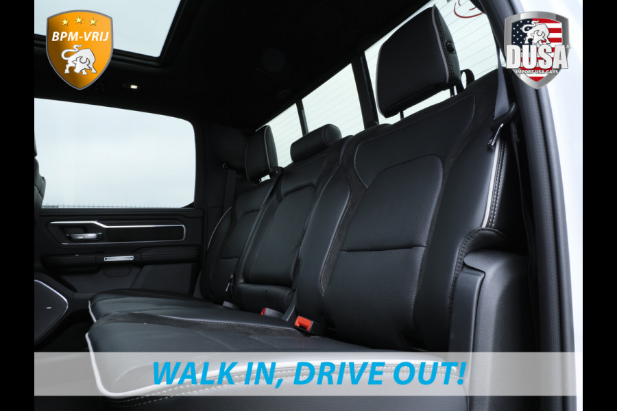 Dodge Ram 1500 | Laramie | Premium Night | 3.0L I6 Hurricane | Crew Cab | 4X4 | Panorama | LPG | 14,4-inch Touchscreen | Passenger Display | INCL BPM-VOORDEEL Getoonde accessoires zijn verkrijgbaar tegen meerprijs